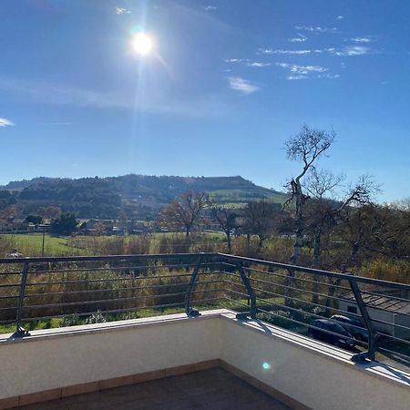 La Terrazza Sul Tetto Apartman Porto San Giorgio Kültér fotó