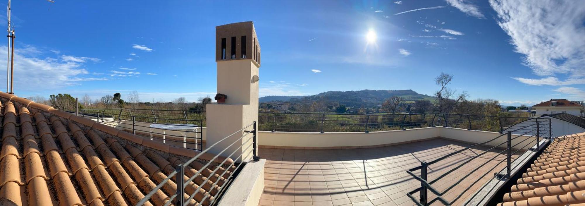 La Terrazza Sul Tetto Apartman Porto San Giorgio Kültér fotó