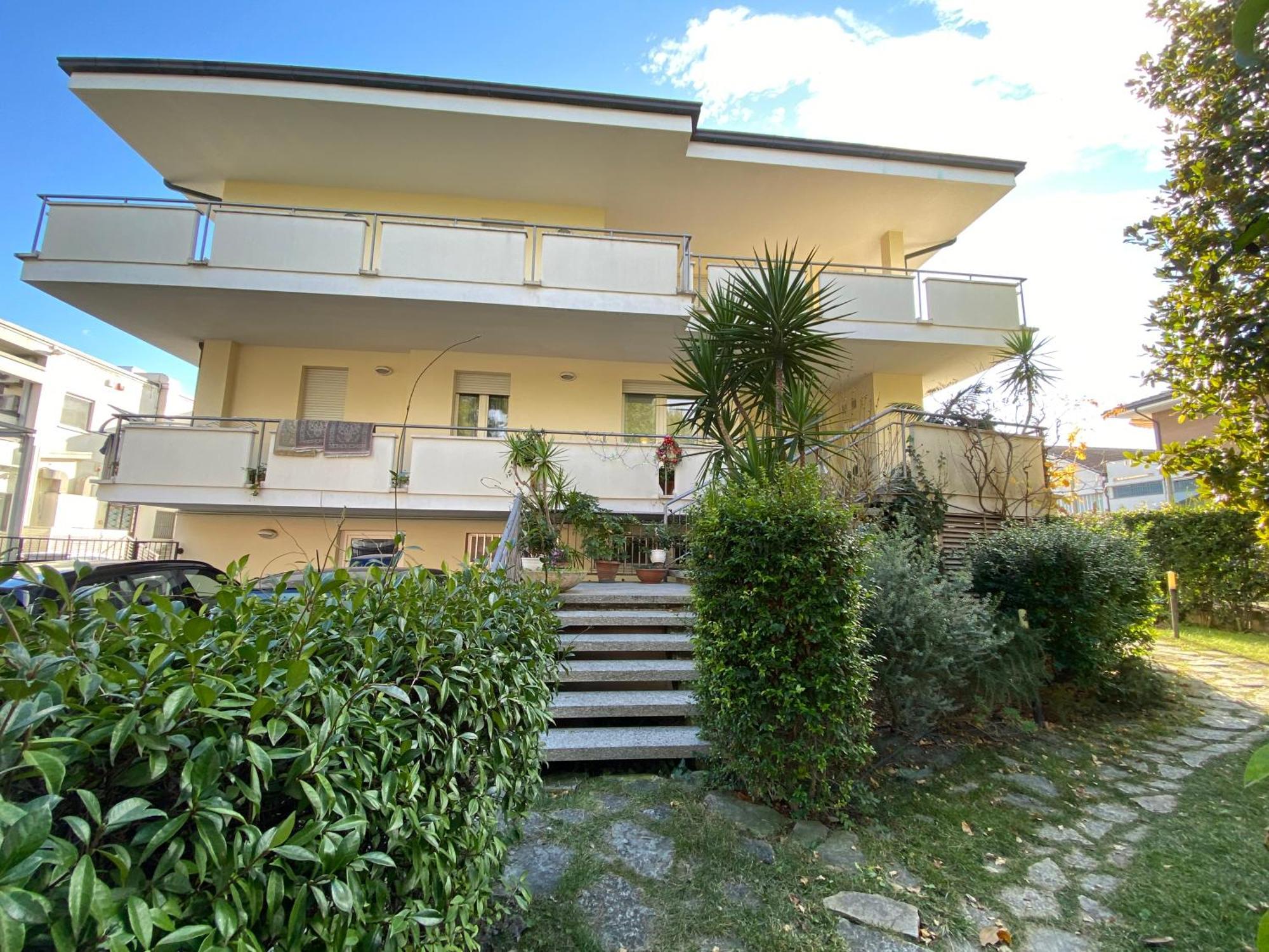 La Terrazza Sul Tetto Apartman Porto San Giorgio Kültér fotó